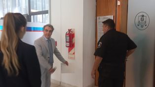 El senador provincial Armando Traferri ingresa este martes pasado el mediodía a la audiencia imputativa en su contra.&nbsp;