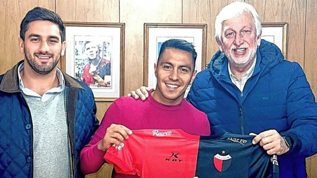 Colón hizo oficial la firma de contrato de Cardozo Lucena
