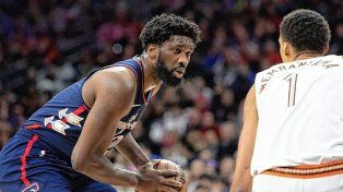 El interno de los Sixers, Joel Embiid, marcó un récord de anotación en la NBA.