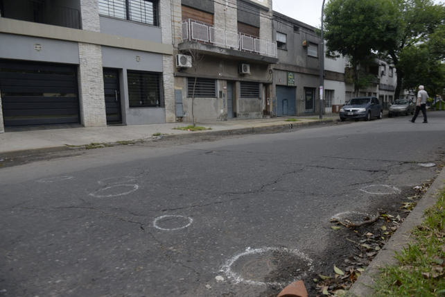Balacera en Seguí al 1000. Las marcas donde quedaron las vainas servidas.&nbsp;
