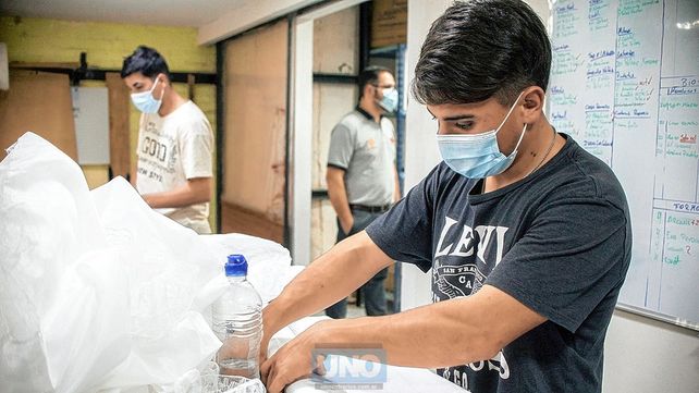 La tarea en el taller se nutre de las nuevas generaciones.