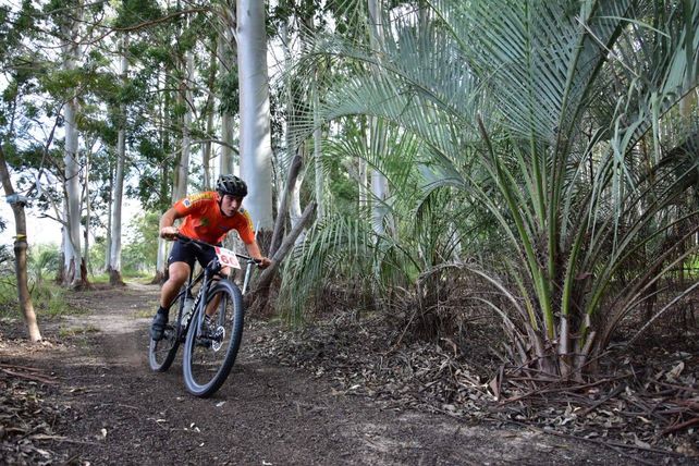 Por la crecida del río Uruguay anunciaron cambios en el MTB de Concordia