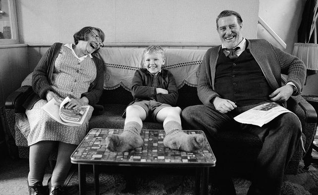 Judi Dench y Ciarán Hinds interpretan a los abuelos de Buddy