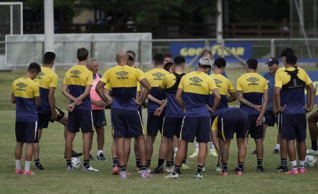 El plantel canalla se moverá hoy a la mañana en Arroyo Seco de cara al estreno de la Copa de la Liga en Tucumán ante Atlético.