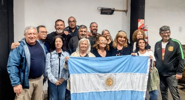 Las nuevas autoridades manifestaron la necesidad de ponerlo en marcha otra vez “para los pibes del barrio que en este momento juegan en la calle”.&nbsp;
