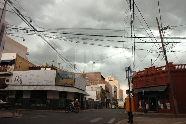 Rige un alerta por tormentas fuertes para el centro-sur provincial