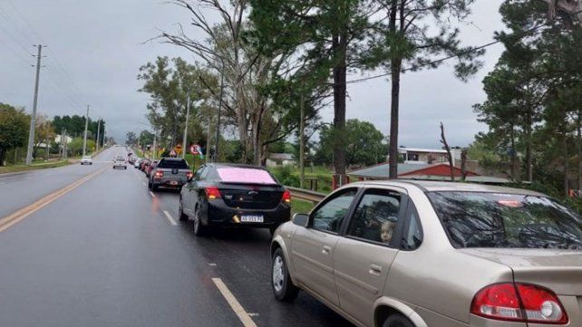 Se realizó una caravana por la familia que falleció en trágico siniestro vial.