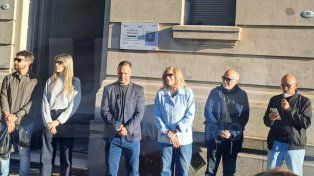 Paraná homenajeó al Indio Solari en el edificio del Correo Argentino