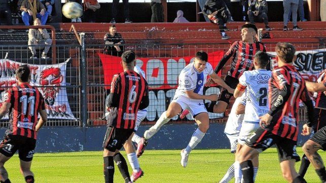 Gabriel Díaz gana en lo alto para establecer el empate transitorio de Patronato.