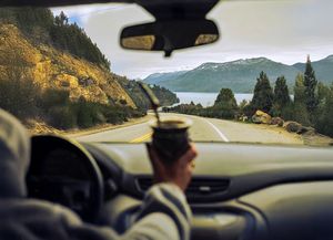 Tomar mate al volante: qué provincias aplican multa por esta costumbre argentina