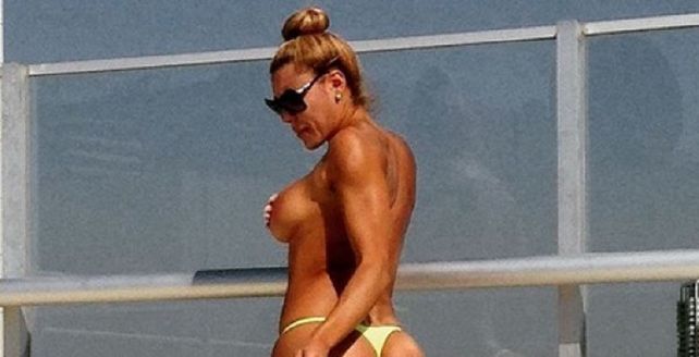 Infartante: el osado topless veraniego de Pamela Pombo