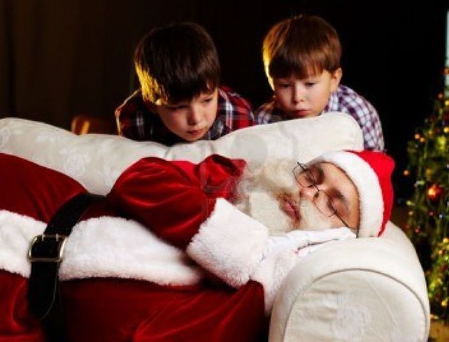 Someten al detector de mentiras a los chicos que van a pedir regalos navideños a Papá Noel