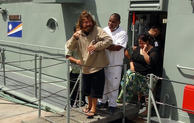 El pescador describió cómo se vio obligado a lanzar por la borda el cadáver del compañero adolescente con el que había salido de pesca