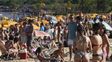 los rosarinos buscaron la costa del rio para mitigar el calor