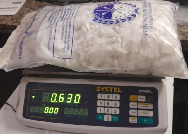 La droga incautada estaba distribuida en distintos envoltorios.