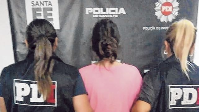 de espalda. Priscila D. fue apresada ayer a la mañana en la casa de zona sur que compartía con sus padres.&nbsp; &nbsp; &nbsp; &nbsp; &nbsp; &nbsp; &nbsp; &nbsp; &nbsp; &nbsp; &nbsp; &nbsp; &nbsp; 