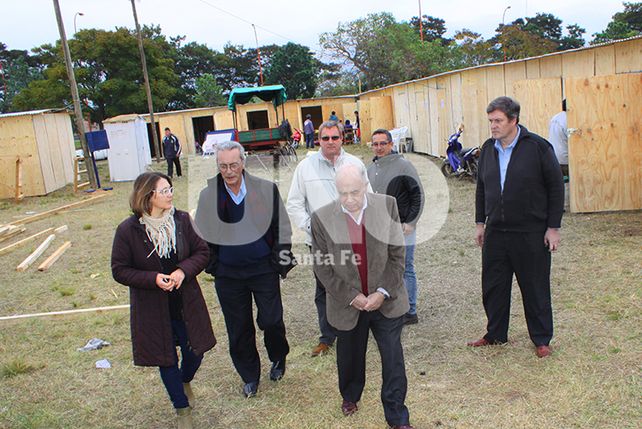 Tareas de asistencia a las personas evacuadas por la crecida del río Paraná.