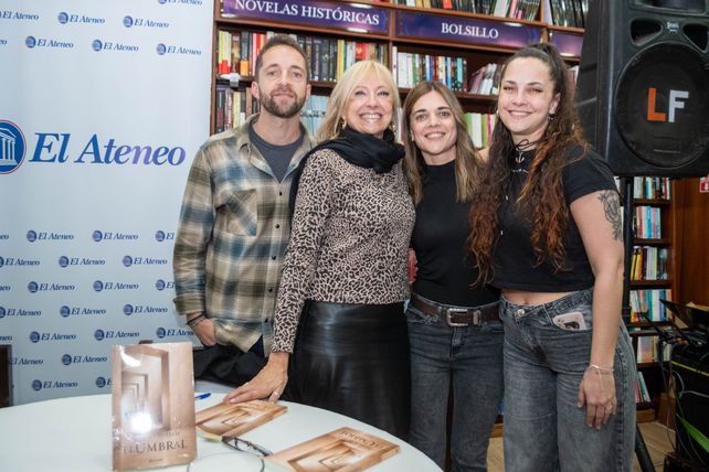 Marcelo Bucella,Patricia Botale y Barbara y Paula Bucella  