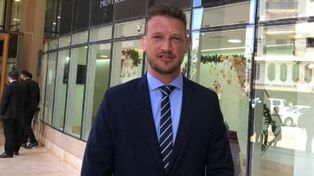 El diputado provincial de Misiones,&nbsp;Germán Kiczka, está acusado de&nbsp;explotación sexual de menores&nbsp;y permanece&nbsp;prófugo