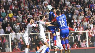 Unión arrolló a Independiente para atesorar un empate con gusto a triunfo