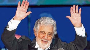 Plácido Domingo renunció como director de la Opera angelina