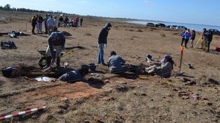 Descubrieron una estructura de lo que podría haber sido el foso del Fuerte Colonial en Melincué. Es la cuarta etapa del programa Entornos a Melincué que comenzó en 2022. &nbsp;