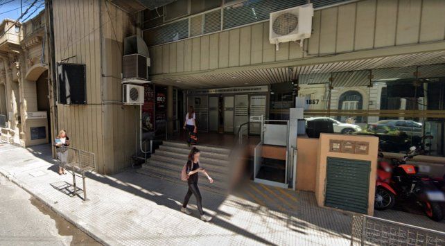 Afiliados reunieron casi diez mil firmas para pedir modificaciones en la Ley 12.818 que regula al Arte de Curar. Foto: Google Street View.