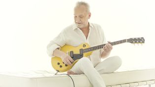 En su disco más reciente, Herencia Lebón, el legendario músico repasa temas propios y de otros autores que lo influenciaron.