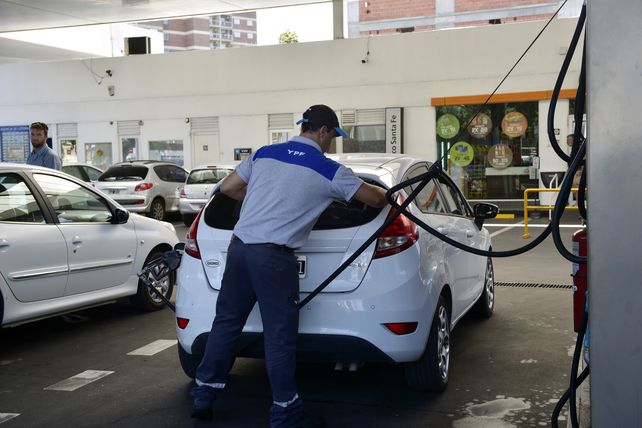 El fin de semana llega con un nuevo aumento del precio de los combustibles