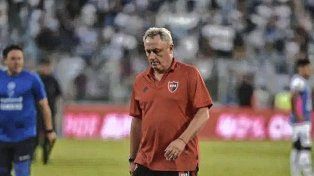 Ricardo Lunari dejó de ser el DT de Newells