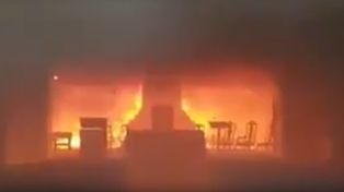 Un voraz incendio se desató esta tarde en el altar de la Catedral de San Nicolás