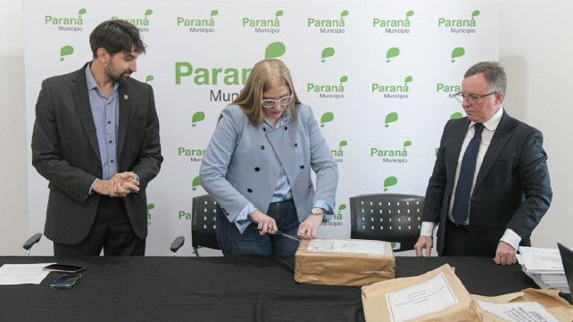 La Municipalidad deParaná comenzó el análisis de las ofertas en la licitación del transporte público.&nbsp;