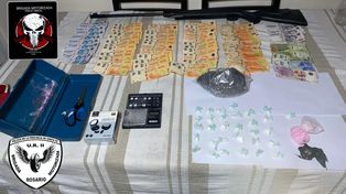 La policía detuvo a dos hombres de 38 y 39 años en un edificio ubicado sobre 9 de Julio al 1800.&nbsp;