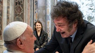 El Papa y el presidente se fundieron en un amistoso abrazo.