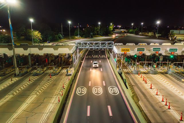 Los peajes sin barreras buscan simplificar el tránsito en las autopistas.