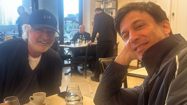 Flavio Briatore y Toto Wolff se dejaron ver en el hospitality de Mercedes en Austria. Volvieron a juntarse en Silverstone y se habló de Valtteri Bottas y Franco Colapinto.