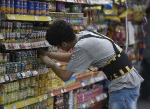 Cerró la paritaria de los empleados de comercio: a cuánto se fue el básico