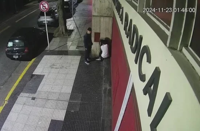 Captura de pantalla del video que difundió la UCR del ataque a su sede partidaria. 