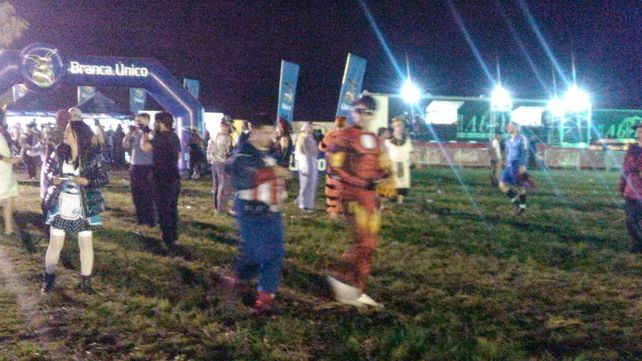 Paraná: La ciudad que se disfraza una vez al año