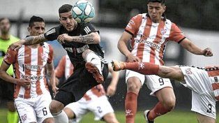 Instituto chocará ante el debutante Deportivo Riestra en el inicio de la Copa de la Liga.
