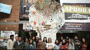 Estudiantes de la Fadu decidieron expandir la toma hacia afuera