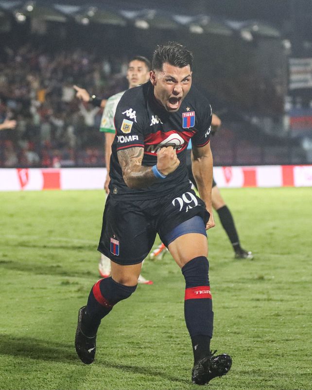 Ignacio Russo volvió del préstamo, Holan lo observó unos pocos días y se fue de nuevo. Hoy es uno de los que más goles hizo.