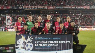 La formación inicial de Newells.