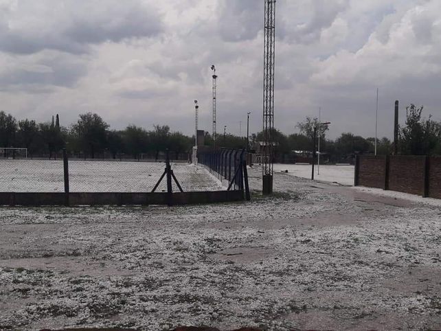 Las imágenes de la impresionante granizada en Villa Cañas