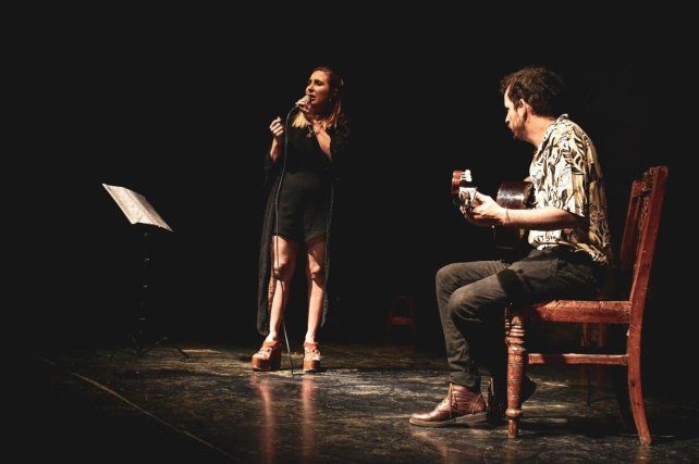 Gise Stival y Andrés Guzmán vienen de recorrer distintos continentes con Río Sur.
