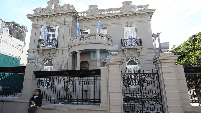 Médicos vuelven a cortar servcios al IOSPER.