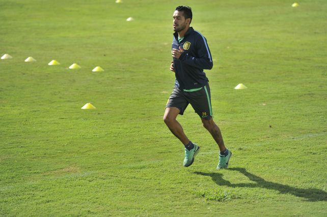 De regreso. El volante volvió esta mañana para entrenar a la par de sus compañeros.