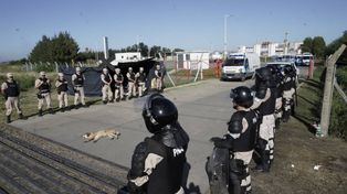 Prefectura reunió a decenas de agentes tras la protesta de los aceiteros.