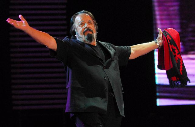De brazos abiertos. El santafesino deja una huella eterna en el cancionero nacional.
