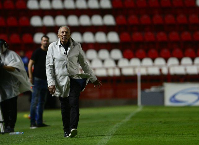 El DT canalla optó por rotar algunos futbolistas y Central tuvo una noche complicada